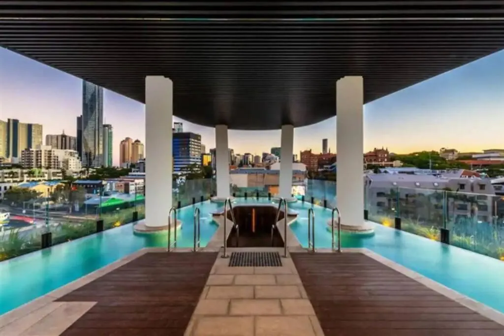 Valley Gem - City View 1 Bedroom Apartment At Fv Peppers Brisbane