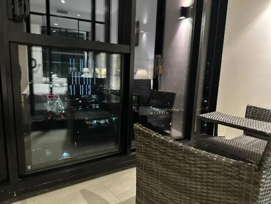 Valley Gem - City View 1 Bedroom Apartment At Fv Peppers Brisbane 0*,