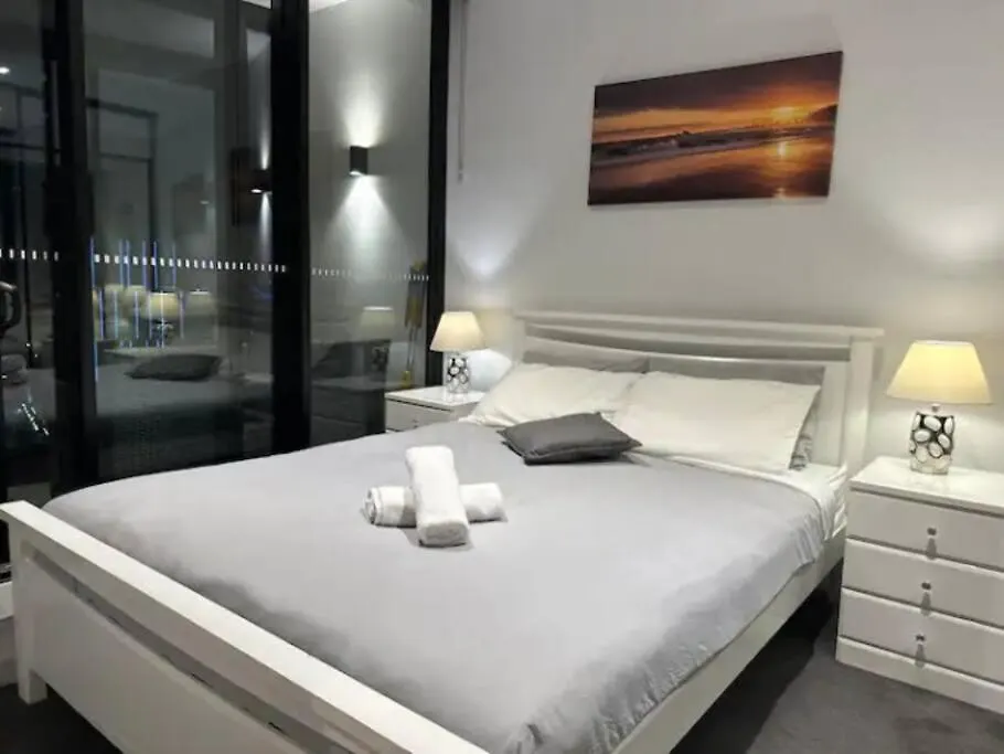 Valley Gem - City View 1 Bedroom Apartment At Fv Peppers Brisbane