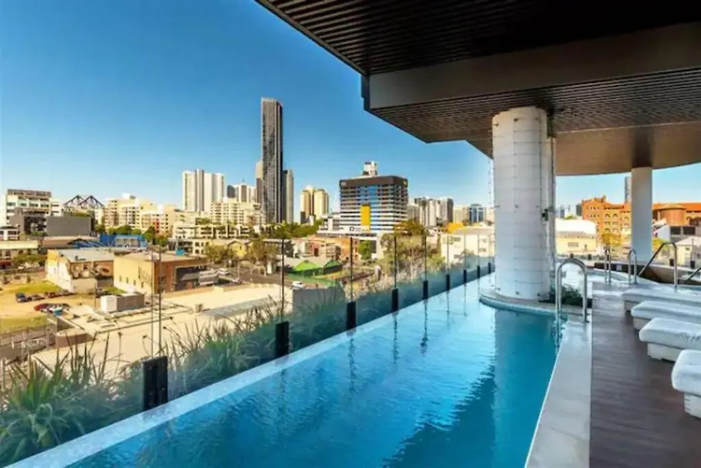 Valley Gem - City View 1 Bedroom Apartment At Fv Peppers Brisbane